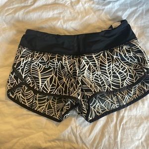 Size 2 lululemon shorts